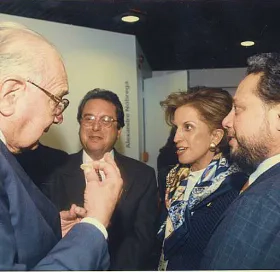 Da esquerda para a direita, Olavo Setubal, Walter Feltran, Milú Villela e Arnaldo Spindel em reunião do Conselho Administrativo do Itaú Cultural | 1998 | Rubens Chiri | Acervo Itaú Cultural